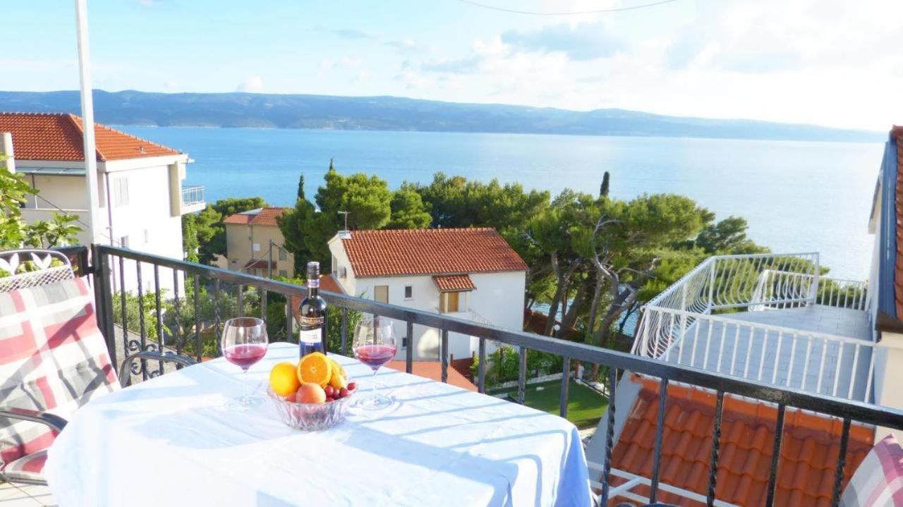 Beach Apartments Nemira Omis Luaran gambar
