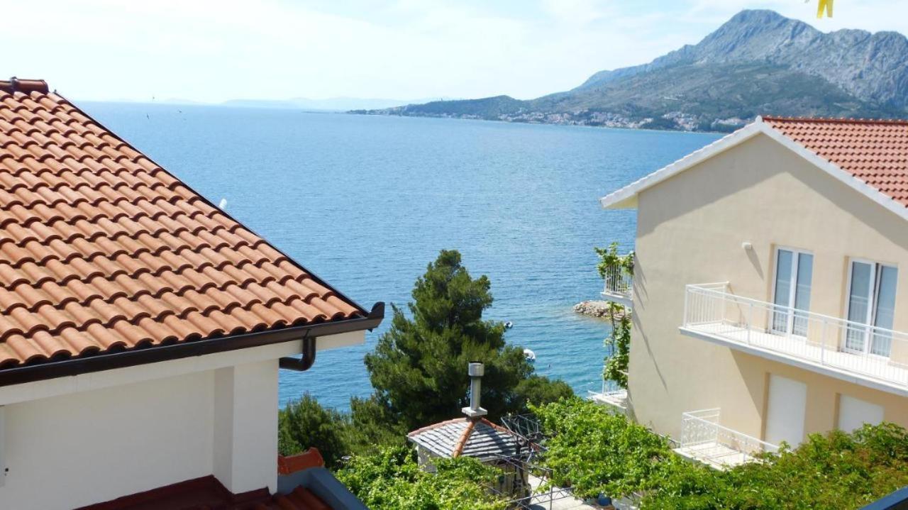 Beach Apartments Nemira Omis Luaran gambar