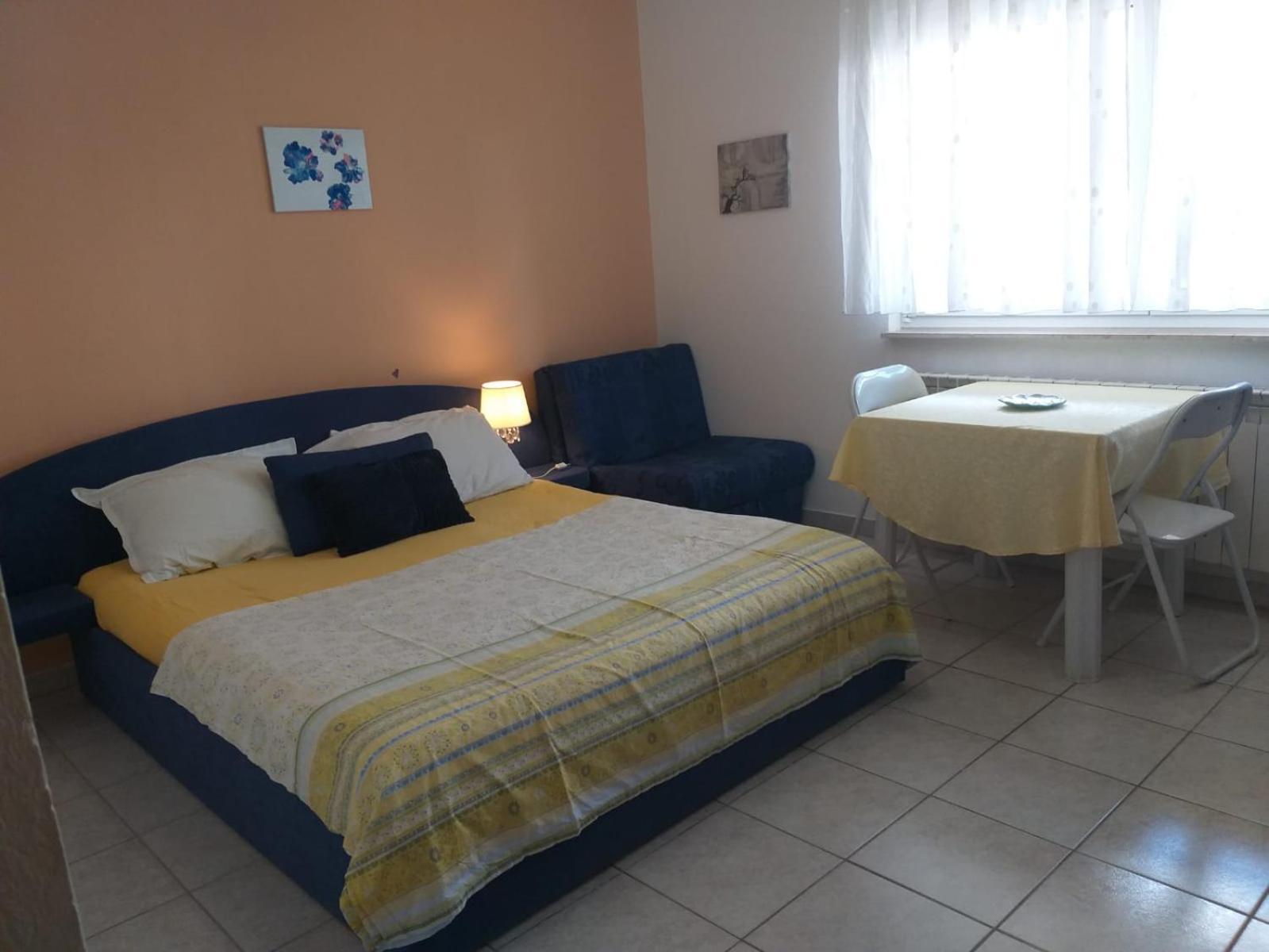 Beach Apartments Nemira Omis Luaran gambar