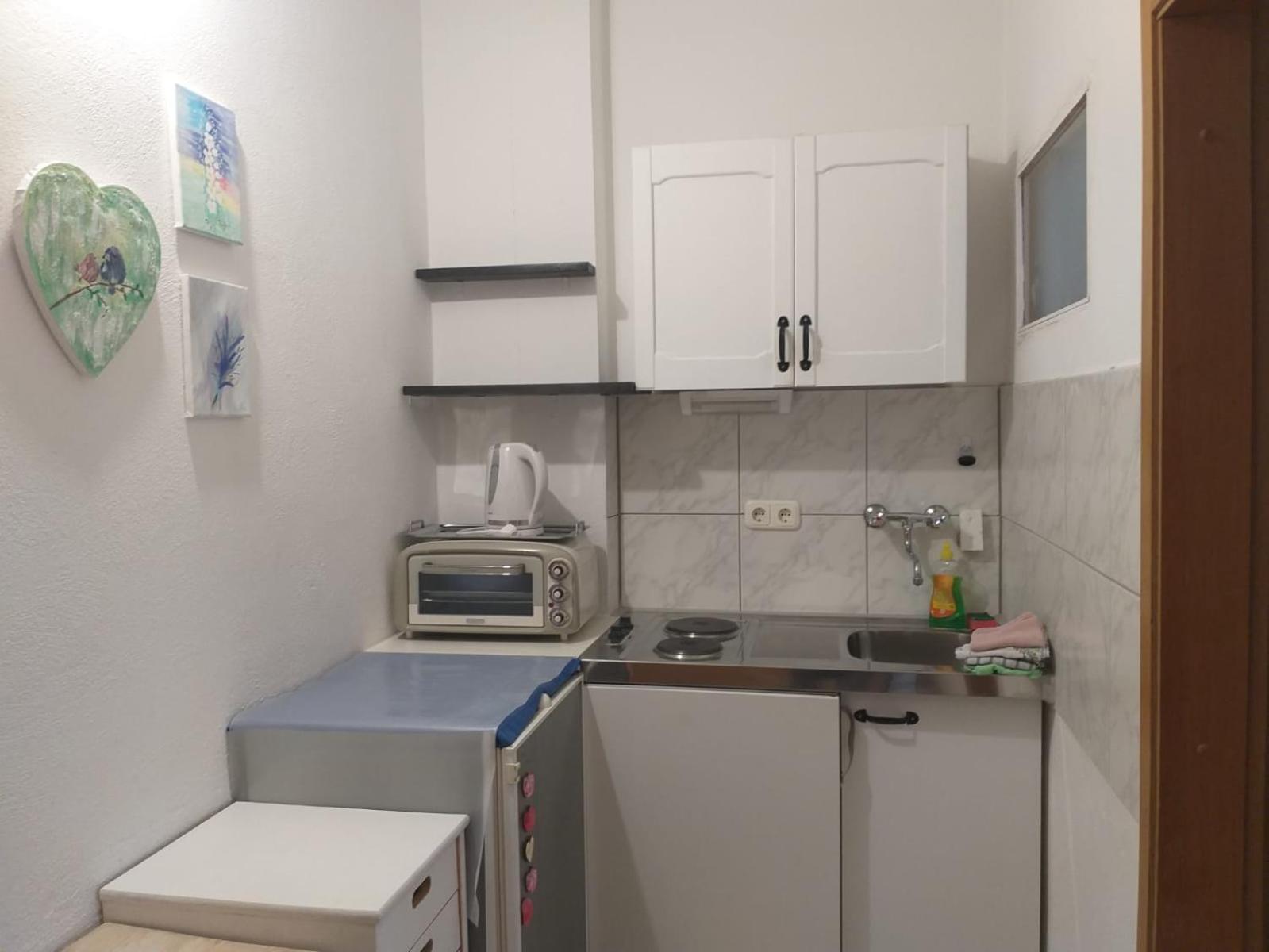 Beach Apartments Nemira Omis Luaran gambar