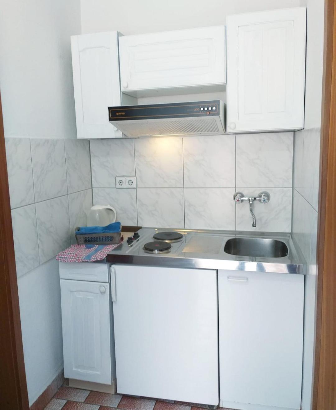 Beach Apartments Nemira Omis Luaran gambar